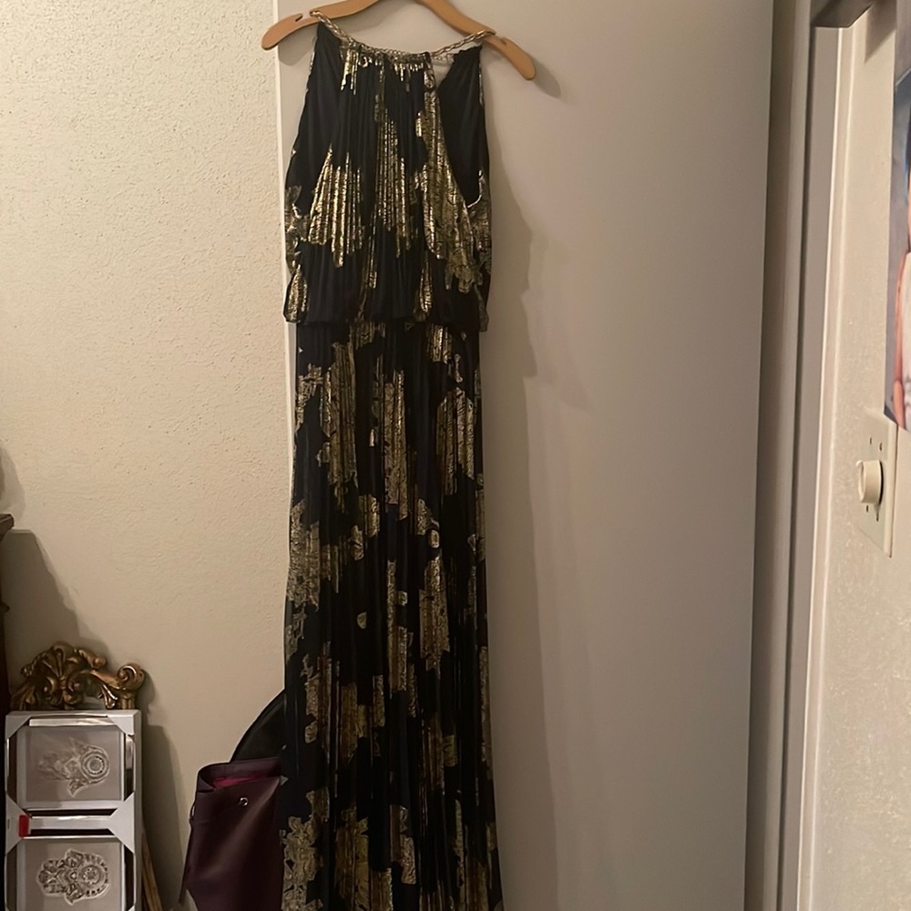 Cache gown dark blue with gold metallic